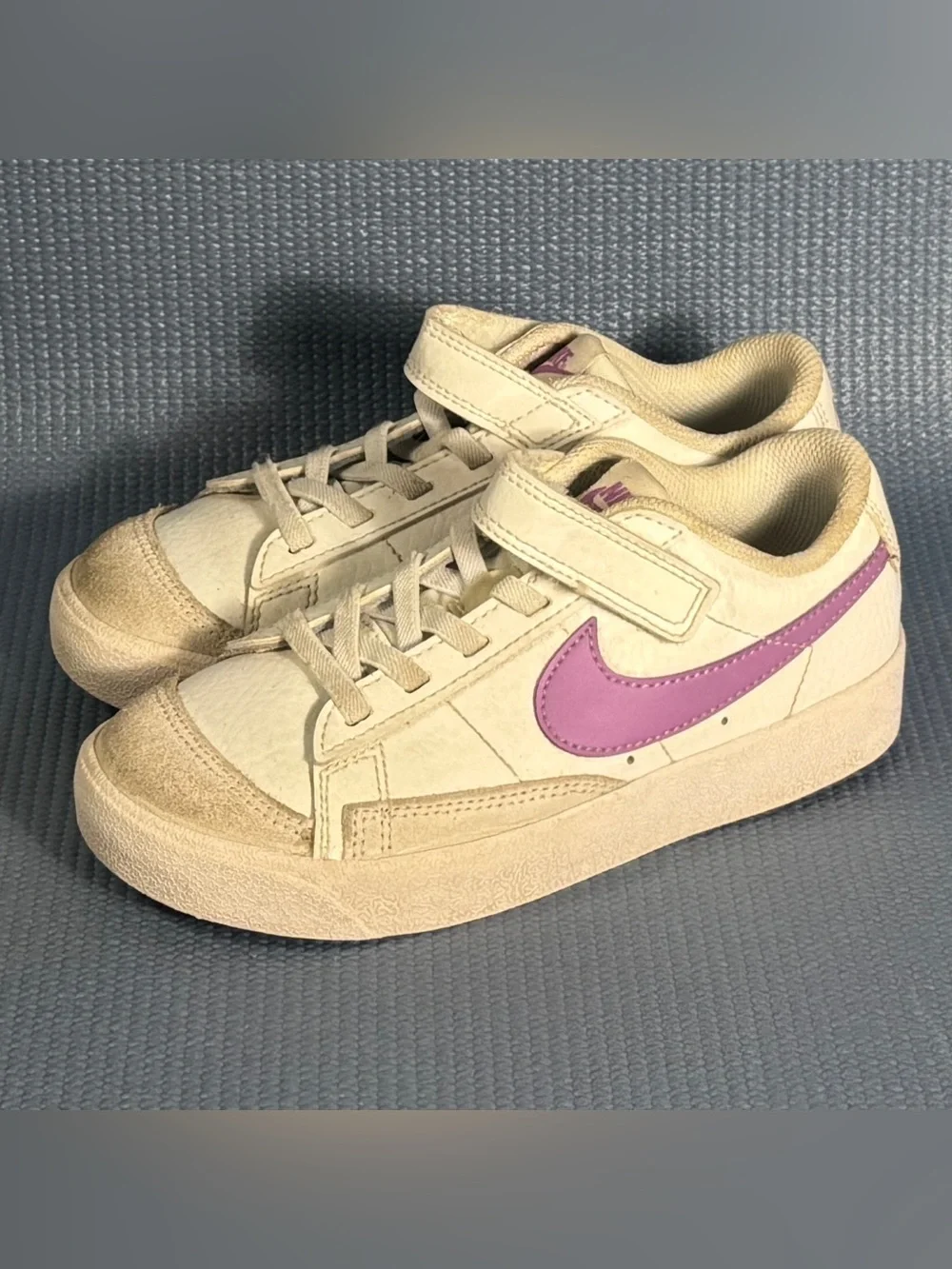 Nike Blazer Low '77 'White Rush Fuchsia' Sneakers Kid’s Size 13C